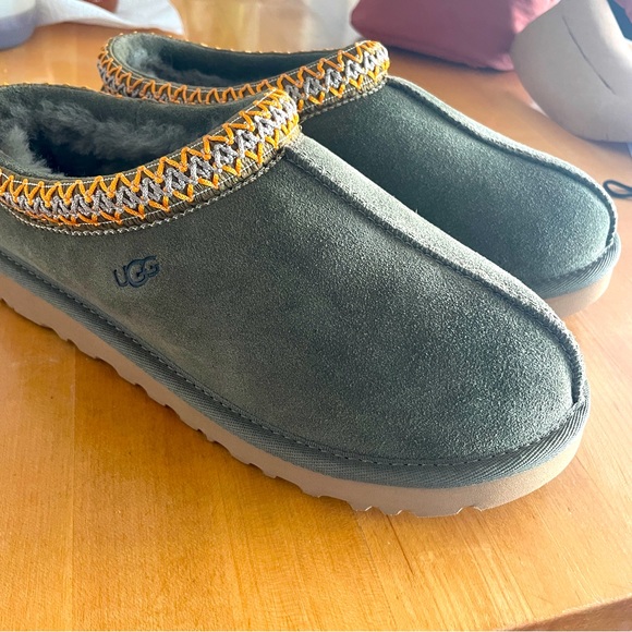 UGG Tasman Slippers NWT - Picture 2 of 7